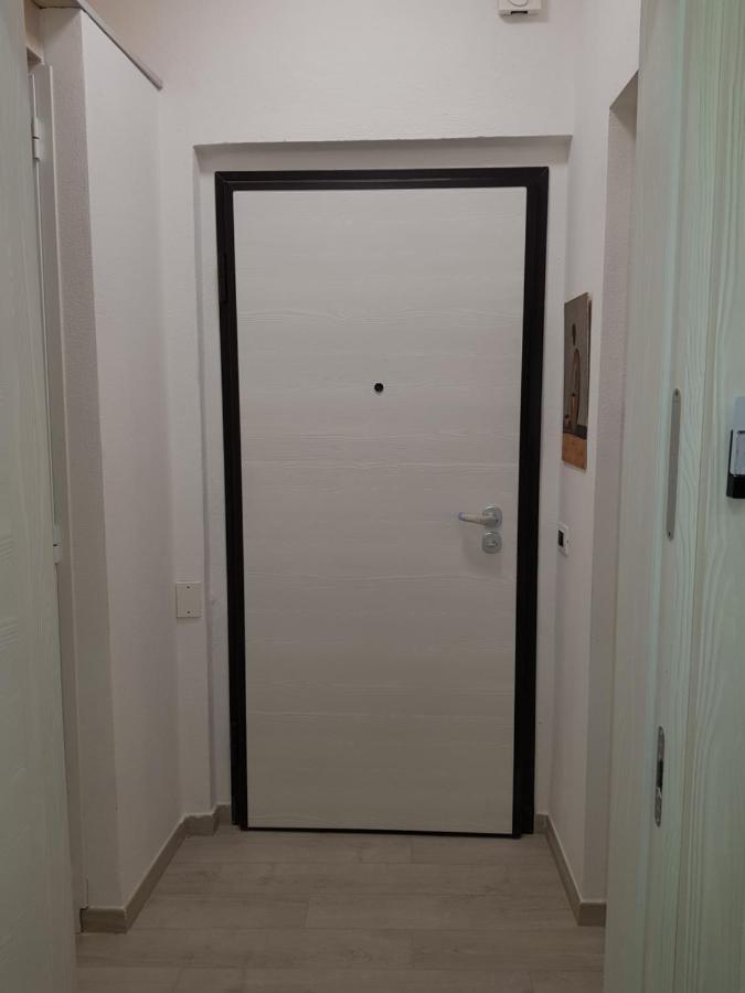 Red Moon Apartment Cagliari Exterior photo